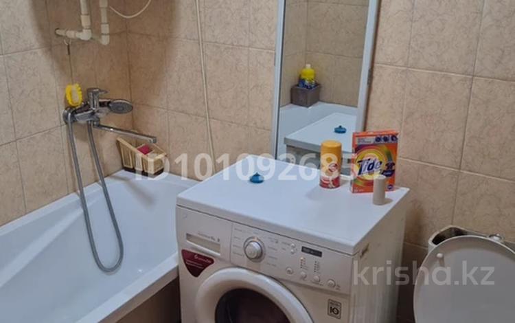 4-комнатная квартира · 70 м² · 2/5 этаж, Майкудук, 14й микрорайон за 180 000 〒 в Караганде, Алихана Бокейханова р-н — фото 2