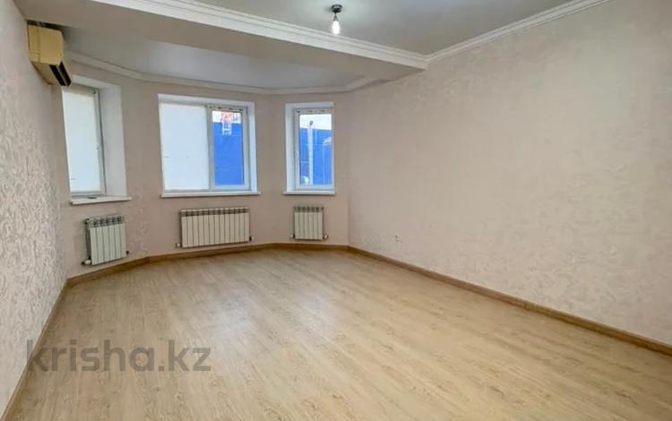 2-комнатная квартира · 77 м² · 1/5 этаж, мкр. Алтын орда, Сактаган Баишева за 27.5 млн ₸ в Актобе — фото 2