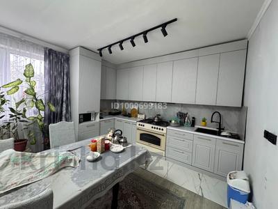 Отдельный дом · 6 комнат · 200 м² · 10 сот., мкр Шанырак-2, Мкр Шанырак-2, ул. Сырым батыра 7 — Пересечение улиц Рахимова и Сырым батыра за 74 млн ₸ в Алматы, Алатауский р-н