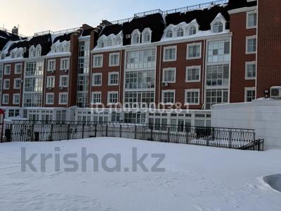 4-комнатная квартира · 200 м² · 7/7 этаж, Саркырама 4 за 185 млн 〒 в Астане