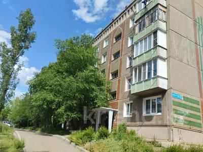 2-комнатная квартира, 54 м², 2/5 этаж, Жастар 19 за 20 млн 〒 в Усть-Каменогорске