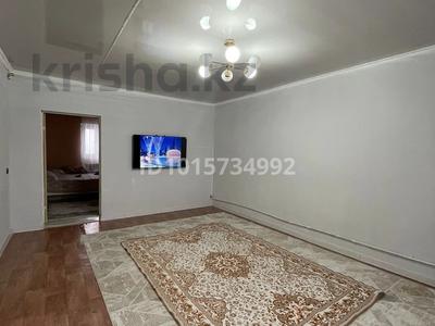 Отдельный дом · 2 комнаты · 70 м² · 15 сот., 4 квартал — 9 улица за 9 млн ₸ в Саина Шапагатовой