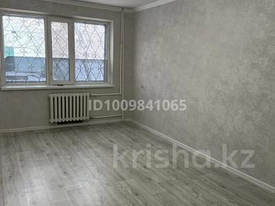 3-комнатная квартира · 60 м² · 1/5 этаж, Ленинградская 79А за 9.8 млн 〒 в Шахтинске