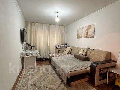 2-бөлмелі пәтер · 43.8 м² · 1/5 қабат, 2 ш/а., бр жубановых, бағасы: 15 млн ₸ в Актобе, мкр 8