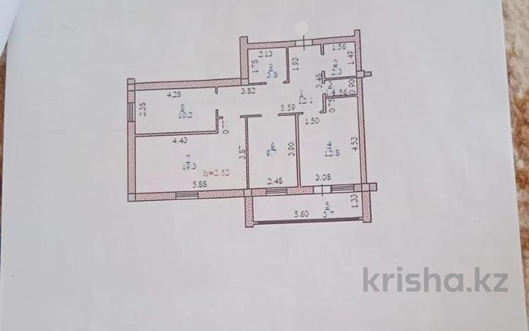 3-комнатная квартира, 75.3 м², 2/5 этаж, мкр 8, Маресьева 31 за 18.5 млн 〒 в Актобе, мкр 8 — фото 2