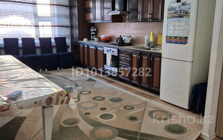 2-бөлмелі пәтер · 90 м² · 2/6 қабат, 30-ш/а. 166, бағасы: 150 000 ₸ в Актау, 30-й мкр — фото 2