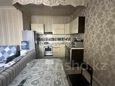3-комнатная квартира, 80 м², 1/3 этаж, микрорайон Алтын Арка 12 за 33 млн 〒 в Караганде, Казыбек би р-н