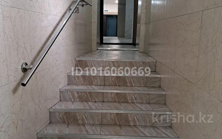3-бөлмелі пәтер · 66.1 м² · 15/16 қабат, 28-шағынаудан, Мкр Юго-Восток, 28й микрорайон 18/2 — Пр. Республики, бағасы: 50 млн ₸ в Караганде, Казыбек би р-н — фото 8