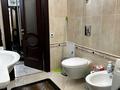 6-бөлмелі пәтер · 200 м² · 1/4 қабат, 2 ш/а. 12 — За рынком Алтай во дворах, бағасы: 88 млн ₸ в Актобе, мкр 8 — фото 11
