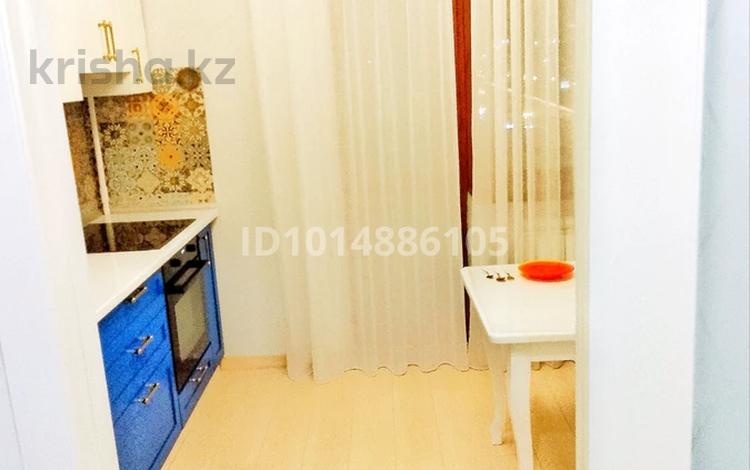 2-бөлмелі пәтер · 60 м² · 8/9 қабат, Самал-2 ш/а., бағасы: 16 000 ₸ в Алматы, Медеуский р-н — фото 2