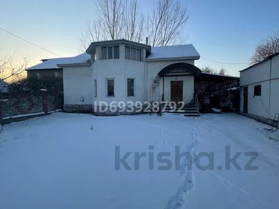 Отдельный дом · 8 комнат · 230 м² · 6 сот., мкр 6-й градокомплекс, Тәңіртау 6 6 — Базар(рынок) аптека магазин главный дорога за 90 млн 〒 в Алматы, Алатауский р-н