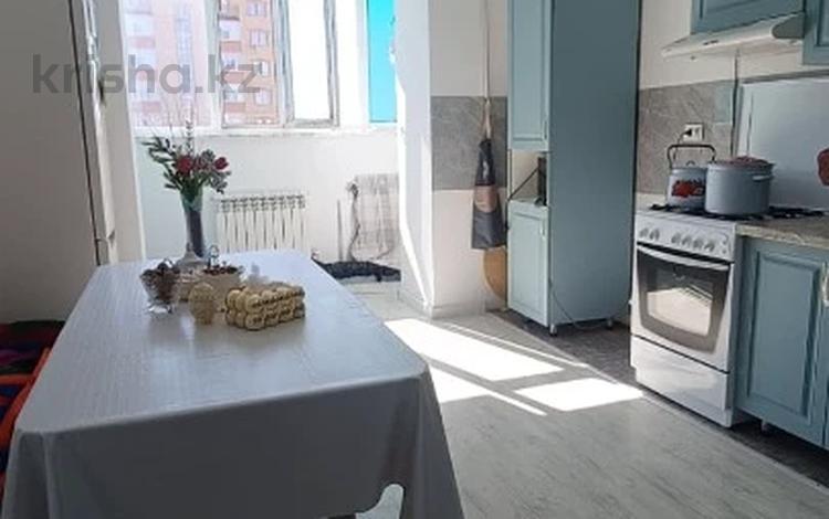 2-комнатная квартира · 81.9 м² · 4/5 этаж, мкр. Алтын орда, Ораза Татеулы за 27.5 млн ₸ в Актобе — фото 2