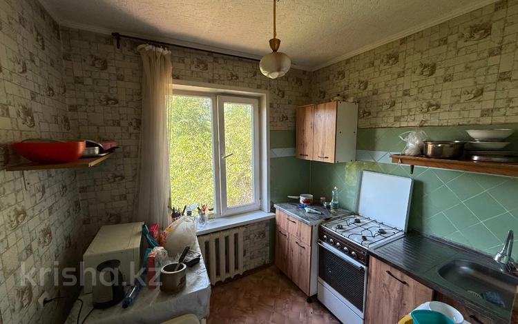 3-комнатная квартира · 60 м² · 4/4 этаж, Валиханова 24 за 350 000 ₸ в Алматы, Медеуский р-н — фото 2