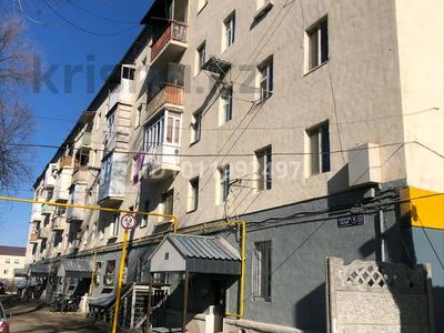 1-бөлмелі пәтер · 33 м² · 2/5 қабат, ул. Сыпатай батыра 1, бағасы: 8 млн ₸ в Таразе