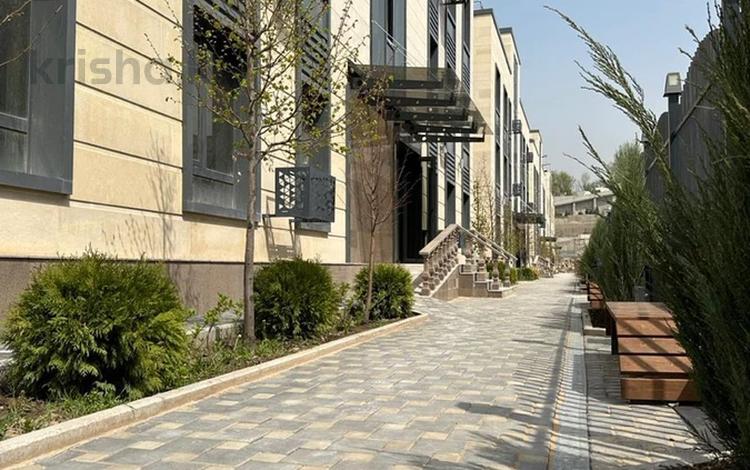 3-бөлмелі пәтер · 130 м² · 1/3 қабат, Казыбек Тауасарулы 71\1, бағасы: 135 млн ₸ в Алматы, Бостандыкский р-н — фото 2