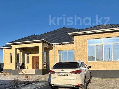 Жеке үй · 8 бөлме · 400 м² · 10 сот., Автодорожник 205 122 — 209, бағасы: 70 млн 〒 в Кульсары