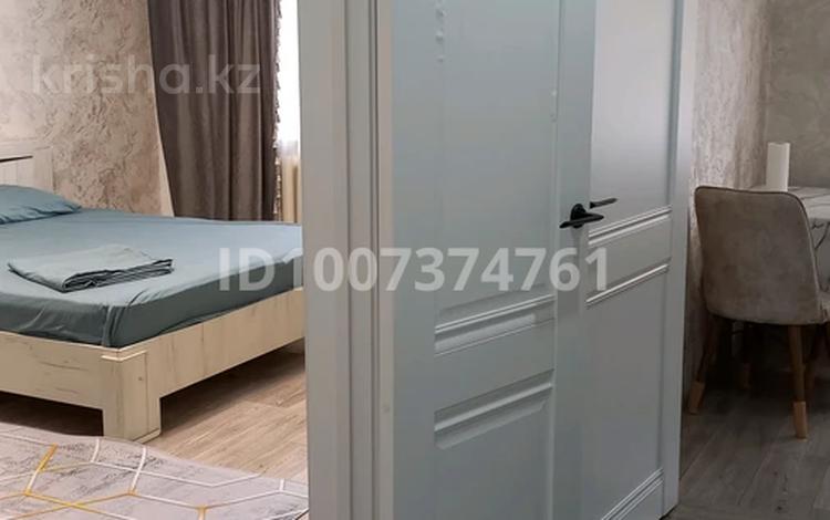 1-комнатная квартира · 40 м² · 4/5 этаж, мкр Кунаева 66 за 10 000 ₸ в Уральске — фото 11