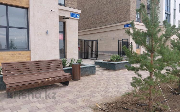 Свободное назначение, офисы, магазины и бутики, склады, общепит, салоны красоты, сельское хозяйство, бани, гостиницы и зоны отдыха, фитнес и спорт, медцентры и аптеки, образование, развлечения, конференц-залы, кабинеты и рабочие места, студии · 93.5 м² за 650 000 ₸ в Караганде, Алихана Бокейханова р-н — фото 2