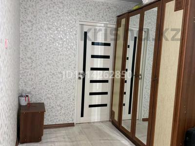 2-бөлмелі пәтер · 57 м² · 4/5 қабат, Самал ш/а. 17 — Корзина, мешіт, бағасы: 110 000 ₸ в Таразе, мкр Самал