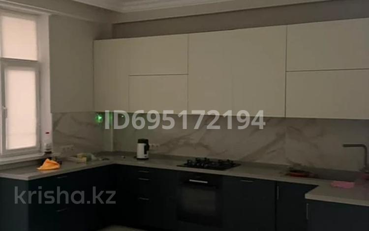 5-бөлмелі пәтер · 190 м² · 9/10 қабат, 17-й мкр 104, бағасы: 73 млн ₸ в Актау — фото 9