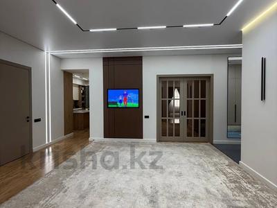 4-бөлмелі пәтер · 180 м² · 2/13 қабат, 16-й мкр 84, бағасы: 82 млн ₸ в Актау