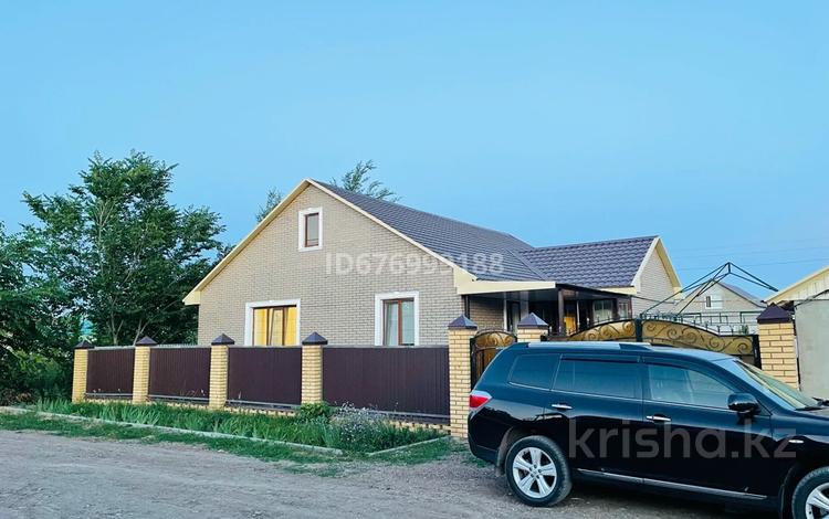 Отдельный дом • 3 комнаты • 130 м² • 5 сот., Коктерек 70 за 32 млн 〒 в Уральске — фото 2