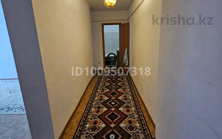 2-комнатная квартира · 65 м² · 2/5 этаж, мкр Байтерек, Байтерек ш/а. 12 за 120 000 〒 в Таразе — фото 2