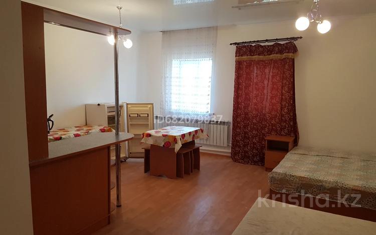 Отдельный дом · 18 комнат · 1350 м² · 20 сот., мкр Кунгей , Карибжанова 142/6 за ~ 135 млн ₸ в Караганде, Казыбек би р-н — фото 5