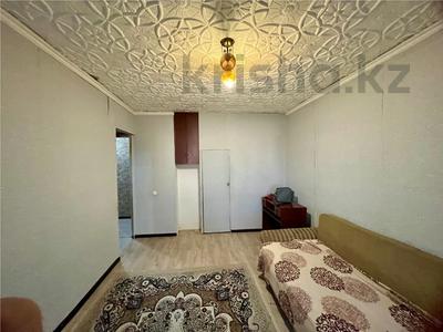 1-комнатная квартира · 32 м² · 2/5 этаж, Майкудук, 12й микрорайон Майкудук за 7.8 млн ₸ в Караганде, Алихана Бокейханова р-н