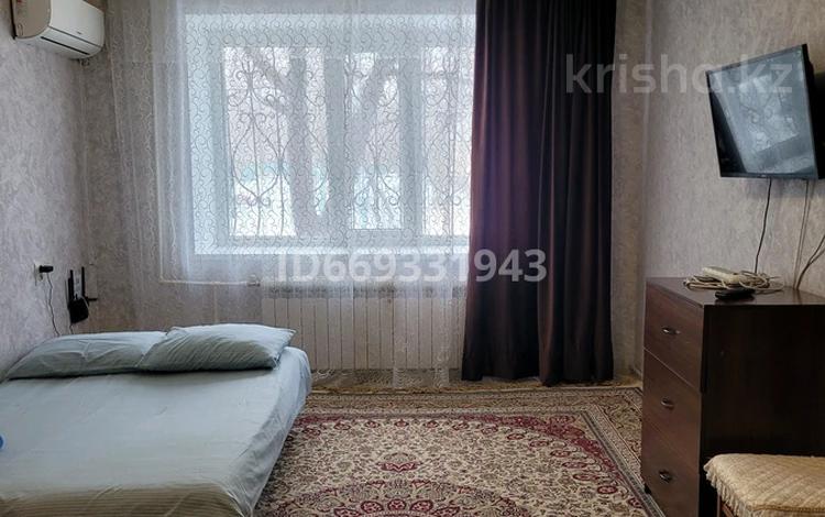 2-комнатная квартира · 50 м² · 1/5 этаж, мкр 8, Братьев Жубановых 281 — 8 микрорайон, магазин Анвар за 1 500 〒 в Актобе — фото 17