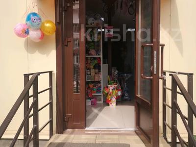 Магазины и бутики · 200 м² за 65 млн 〒 в Уральске, мкр Женис