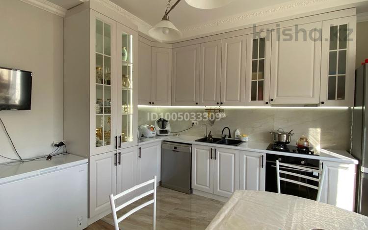 Отдельный дом · 4 комнаты · 150 м² · 9 сот., мкр Оркен, 43 43а — Рядом Детский сад «Таншолпан» за 38 млн 〒 в Атырау — фото 8