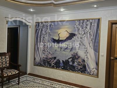 5-бөлмелі пәтер · 200 м² · 11/20 қабат, Абай 45/2 — Абай Республика, бағасы: 85 млн ₸ в Астане, р-н Байконур
