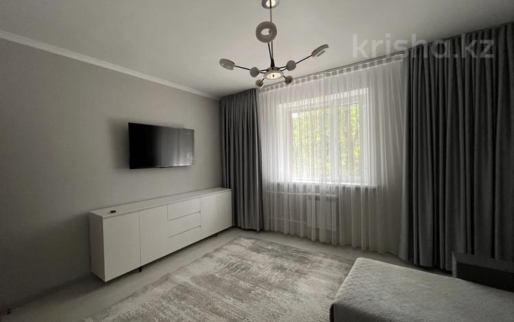 2-комнатная квартира · 52 м² · 1/14 этаж, мкр Самал-1 — Напротив Dostyk Plaza за 400 000 ₸ в Алматы, Медеуский р-н — фото 2