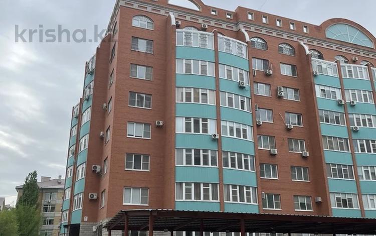 1-комнатная квартира · 52 м² · 3/7 этаж, мкр. Алтын орда, Алия Молдагулова 46В — Капитал Плаза, Санкибай Батыра за 140 000 ₸ в Актобе — фото 2