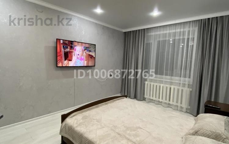 1-комнатная квартира · 33 м² · 1/5 этаж, Иртышская 7 — Ауезова за 2 000 ₸ в Семее — фото 2