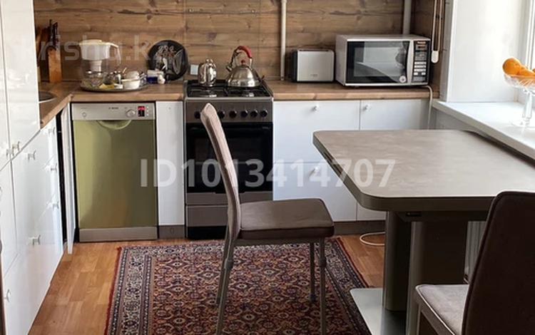 4-бөлмелі пәтер · 90 м² · 3/4 қабат, Тулебаева 125 — Тулебаева Карасай батыра, бағасы: 650 000 ₸ в Алматы, Медеуский р-н — фото 11