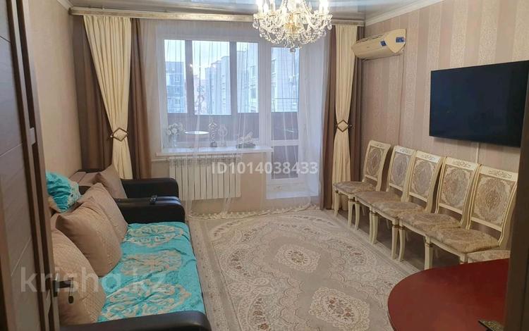 3-комнатная квартира · 80 м² · 8/9 этаж, мкр Юго-Восток — Шахтеров 1, ппересечение уе верситетская шахтеров за 250 000 ₸ в Караганде, Казыбек би р-н — фото 2