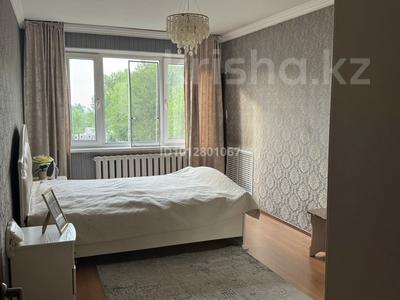 3-комнатная квартира · 64 м² · 2/5 этаж, 1 мкр 18 за 200 000 ₸ в Есик