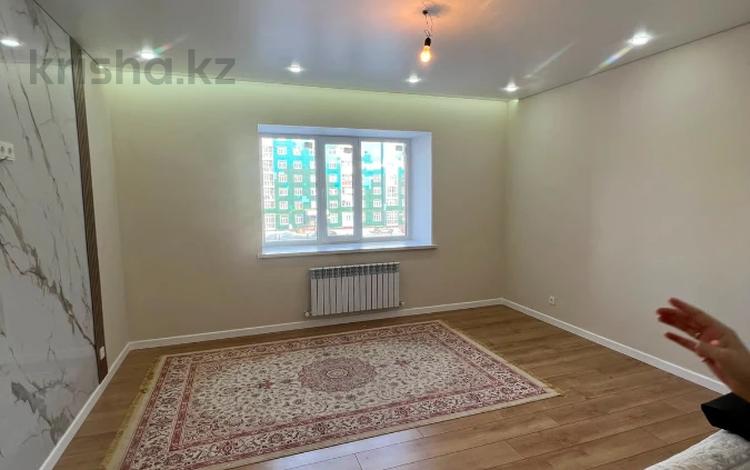 3-бөлмелі пәтер · 90 м² · 3/9 қабат, проспект тауелсиздик 18а, бағасы: 40.5 млн ₸ в Актобе — фото 2