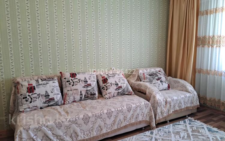 1-бөлмелі пәтер · 44 м² · 8/9 қабат, Есенберлина 4, бағасы: 150 000 ₸ в Усть-Каменогорске — фото 2