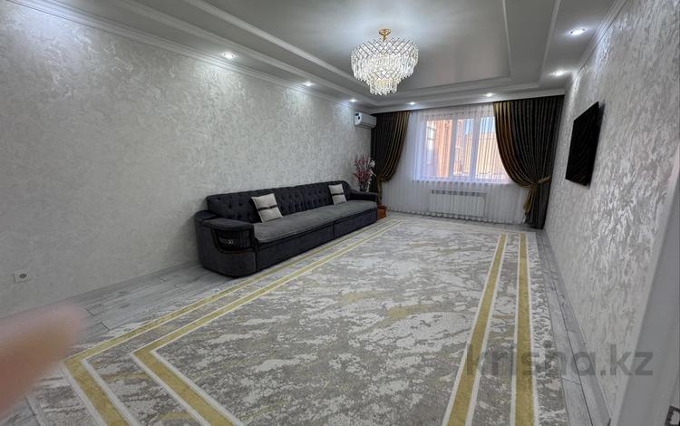 3-комнатная квартира · 104.6 м² · 3/5 этаж, мкр. Алтын орда за 47.5 млн ₸ в Актобе — фото 2