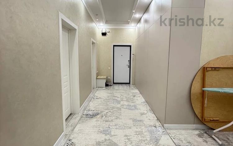 3-комнатная квартира · 123 м² · 9/10 этаж, 18А мкр 1 за 53 млн ₸ в Актау — фото 2