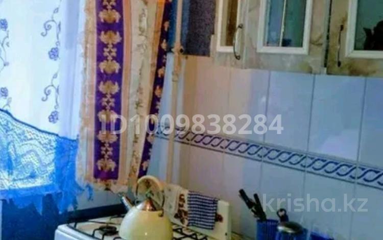 1-комнатная квартира · 33 м² · 1/5 этаж, Курмангазы — ТД школьник за 10 000 ₸ в Уральске, мкр Школьник — фото 8