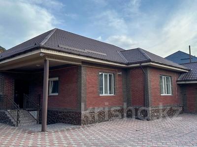 Жер үй мен саяжайлар в Жетысу обл.: Жеке үй · 4 бөлме · 180 м² · 8 сот., Гульдаурен, бағасы: 67 млн 〒 Жеке үй · 4 бөлме · 180 м² · 8 сот., Гульдаурен, бағасы: 67 млн 〒 в Талдыкоргане, Каратал
