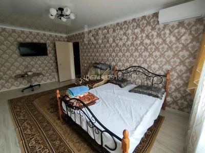 1-комнатная квартира, 32 м², 3/5 этаж посуточно, 4 микр Ердена за 9 000 〒 в Сатпаев