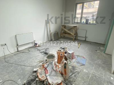 Свободное назначение, офисы, магазины и бутики, склады, общепит, салоны красоты, фитнес и спорт, медцентры и аптеки, образование, кабинеты и рабочие места, студии · 18 м² за 200 000 ₸ в Астане, Нура р-н