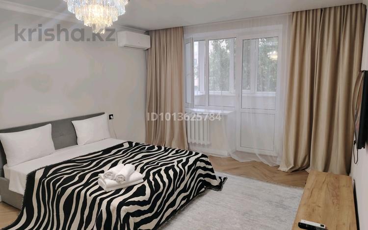 1-комнатная квартира · 45 м² · 4/5 этаж, мкр Кунаева, Кунаева 6 мкр 65 — 6 мкр ост. ЗАГС за 15 000 ₸ в Уральске — фото 2