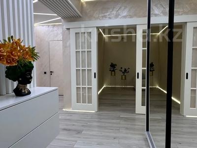 Продажа квартир в Актюбинской обл.: 4-комнатная квартира · 146 м² · 5/8 этаж, мкр. Алтын орда, санкибай батыра 40б за 85 млн 〒 4-комнатная квартира · 146 м² · 5/8 этаж, мкр. Алтын орда, санкибай батыра 40б за 85 млн 〒 в Актобе