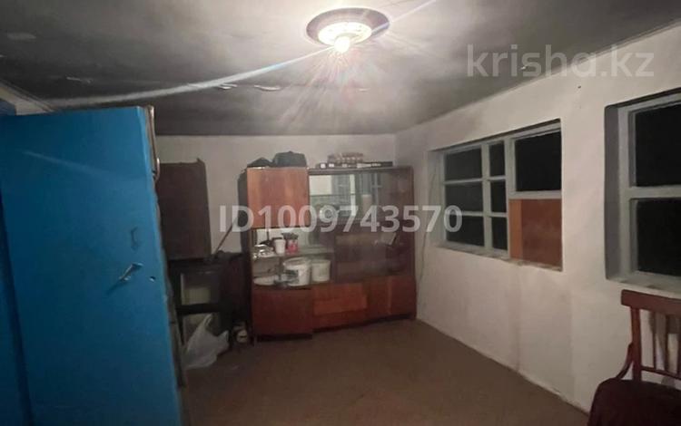 Отдельный дом · 2 комнаты · 55.5 м² · 10 сот., 14 Водная — Возле магазин Водный за 5 млн ₸ в Семее — фото 2